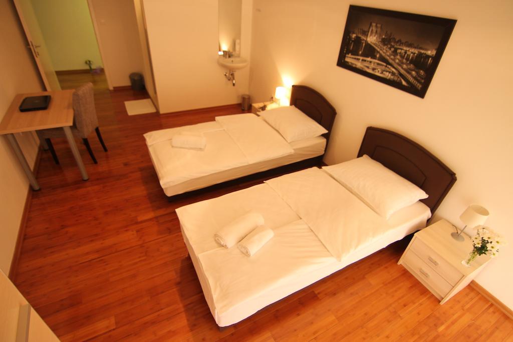 Rooms Xxl Zagabria Esterno foto