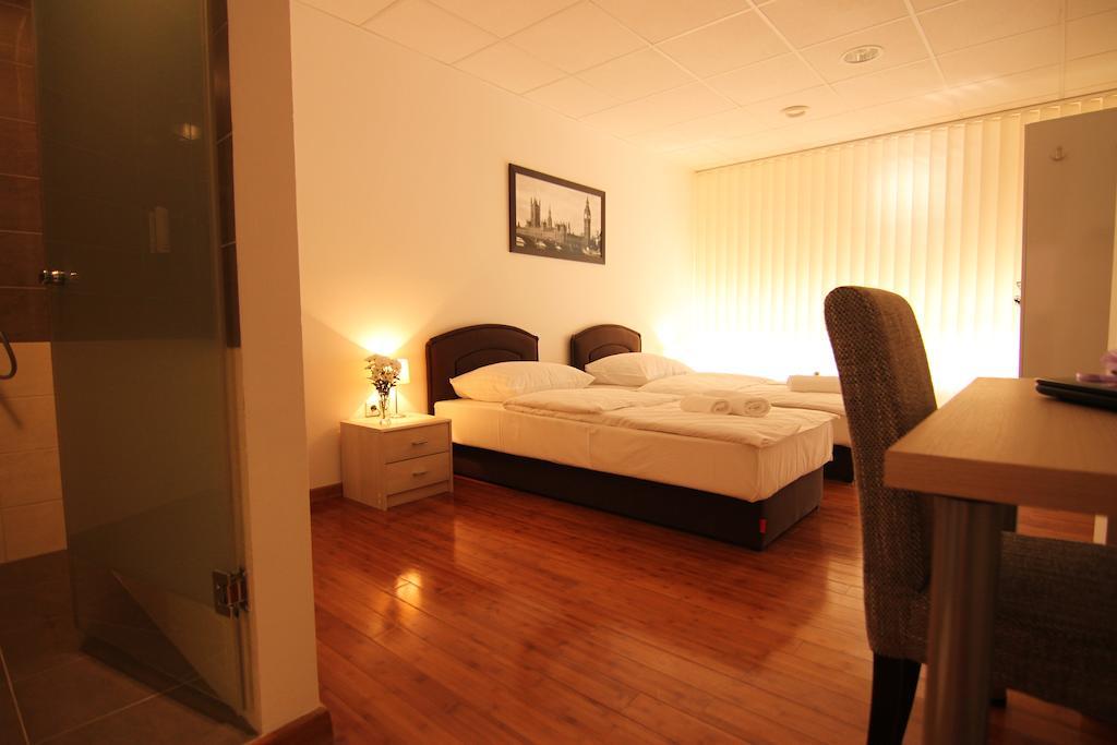 Rooms Xxl Zagabria Esterno foto