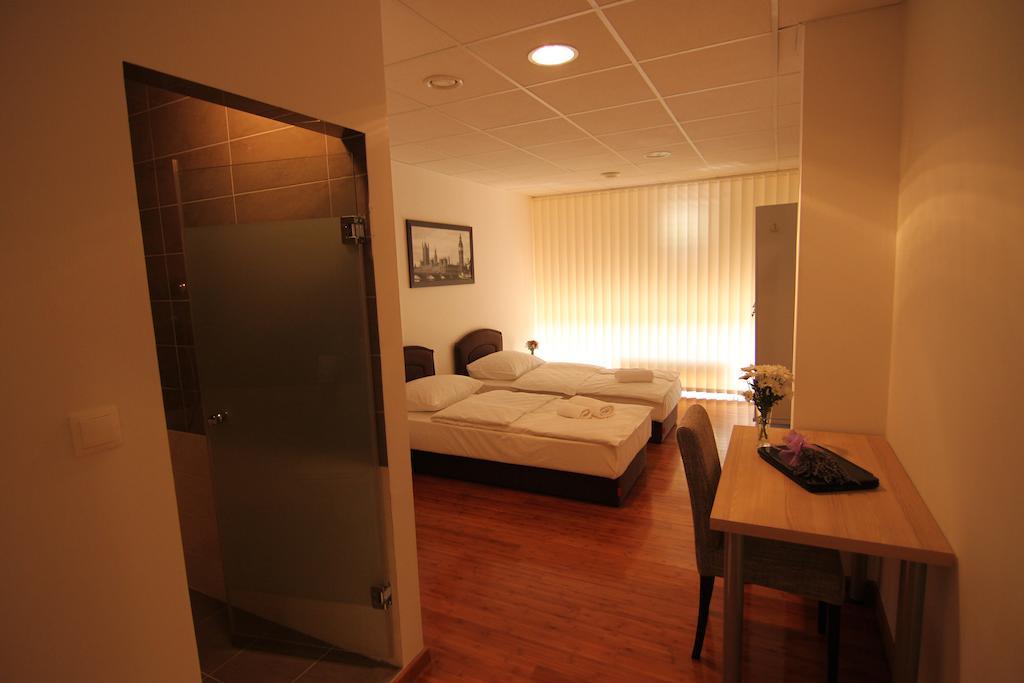 Rooms Xxl Zagabria Esterno foto