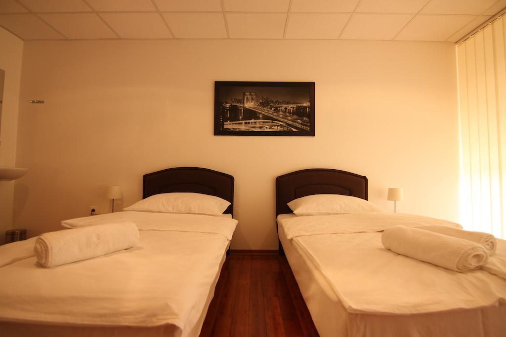Rooms Xxl Zagabria Esterno foto