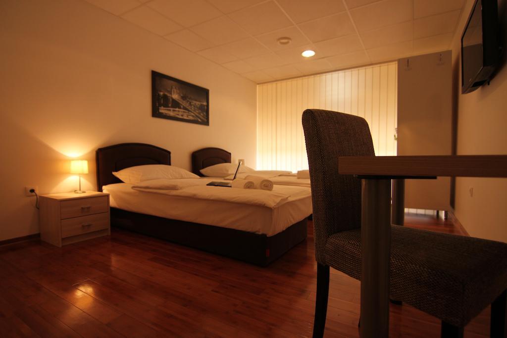 Rooms Xxl Zagabria Esterno foto