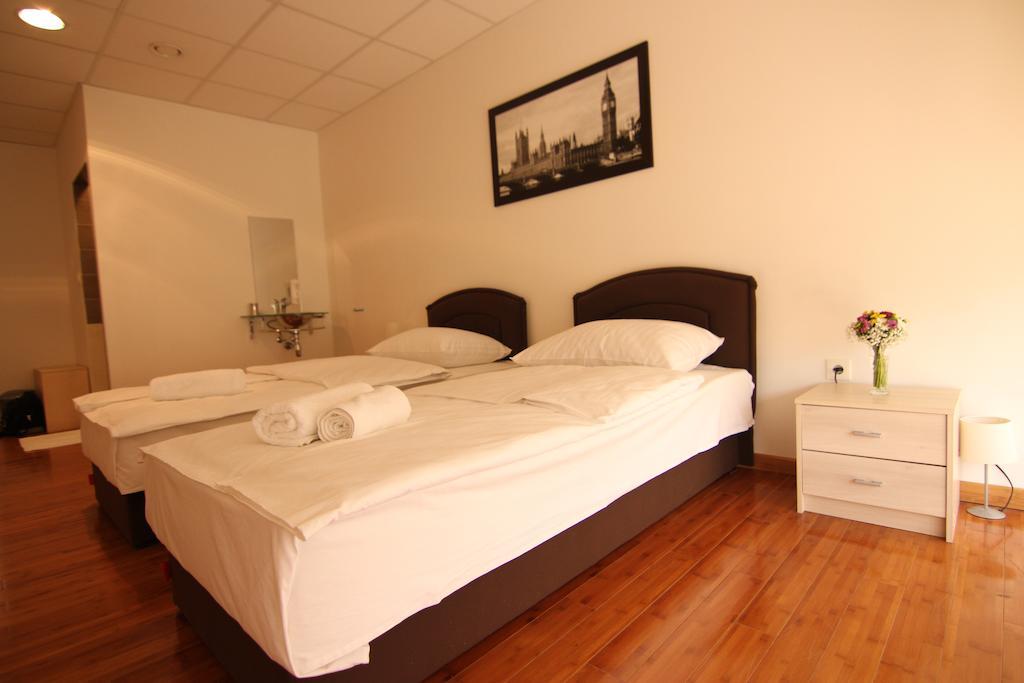 Rooms Xxl Zagabria Esterno foto